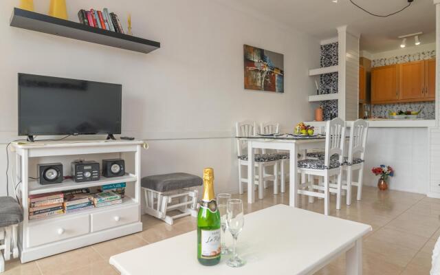 SOL - Nice flat close to the beach and leisure area Free WiFi