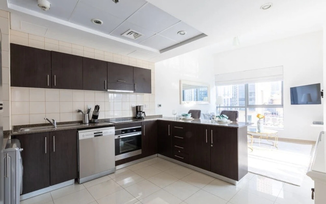 Beautiful Home, Wake Up To Superb Marina Views