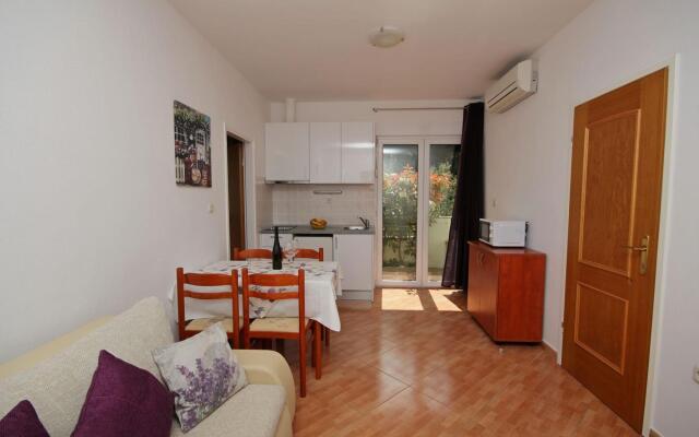 JoviZe - free parking - A5(2+2)