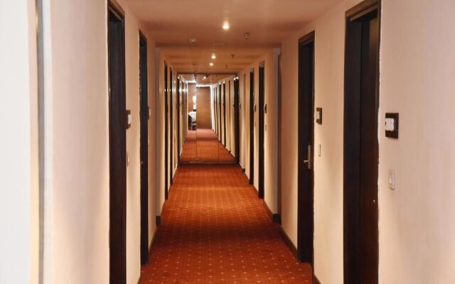 OYO 2650 Hotel Sunbeam Premium