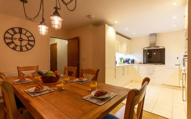 Stylish Margate Coastal Home Parking By Adliv