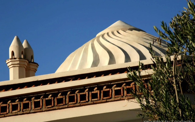 Rose Garden Resort & Spa
