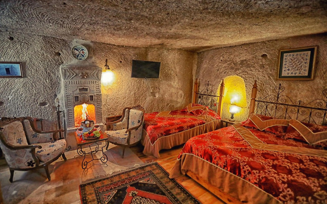 Traveller's Cave Hotel