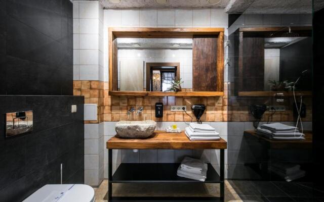 Stara Pravda Hotel - History