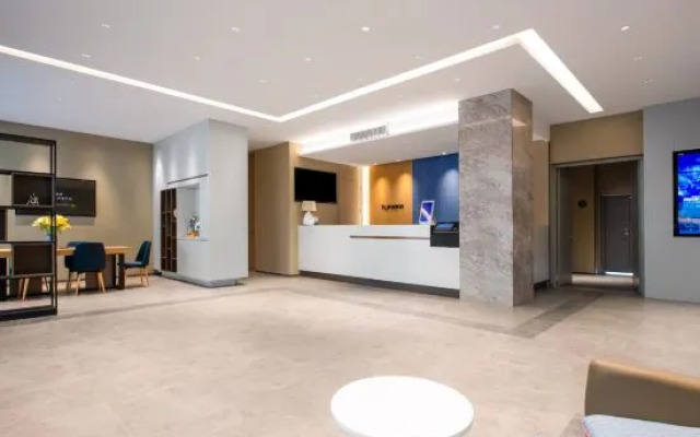 Homeinn · neo (Yueyang Railway Station Pedestrian Street)