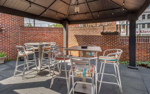 Comfort Suites Bethlehem Near Lehigh University and LVI Airport
