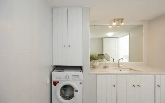B4 Cycladic Home for 6 by the Beach