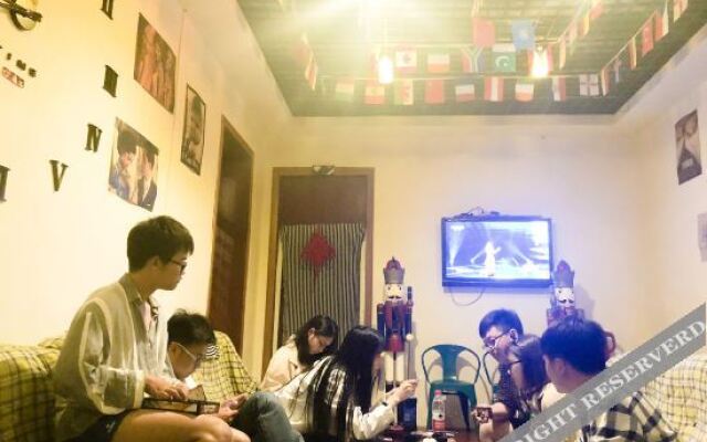 Zhoushan youth hostel for the elderly and the sea