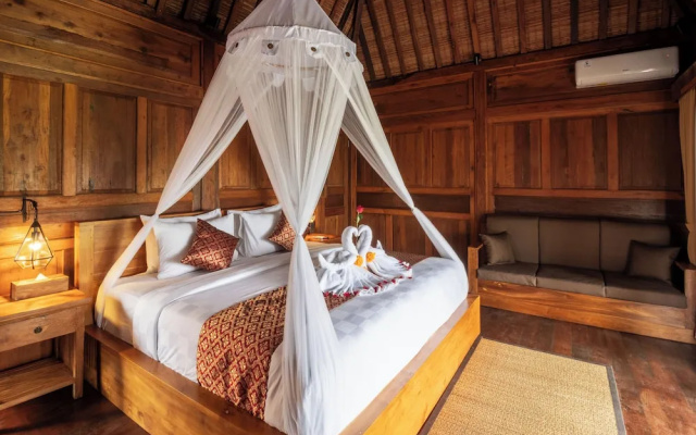 Embun Pagi Wooden Private Villas Ubud – Guest Rooms – Tegallalang
