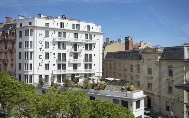 hotelImage