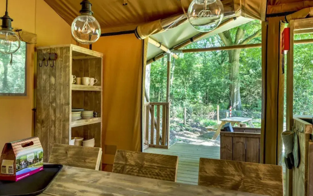 Glamping Tent in Tranquil Park