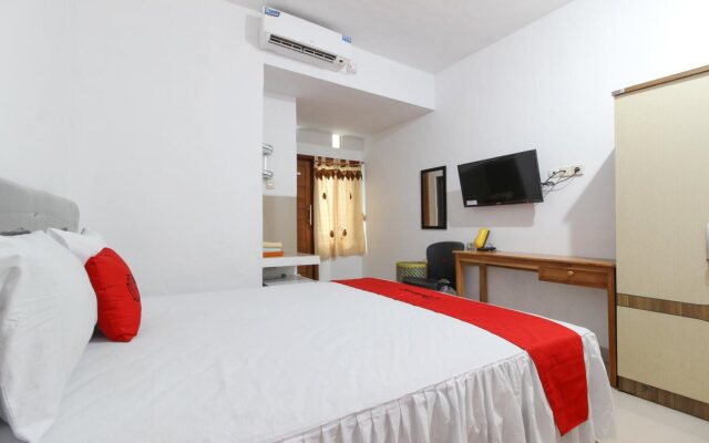 RedDoorz Syariah near Gembira Loka Zoo