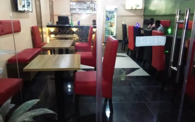 Kristabel Hotel And Suites