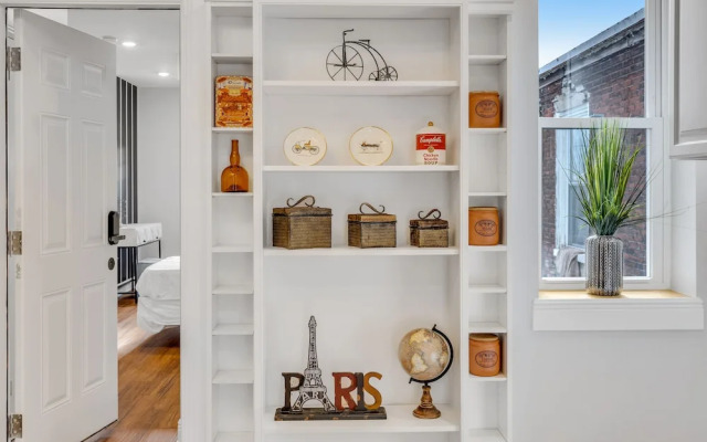 Brewerytown Balcony Retreat 2BR Haven