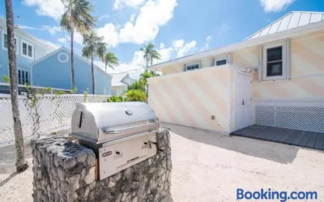Peace & Kai It by Grand Cayman Villas & Condos