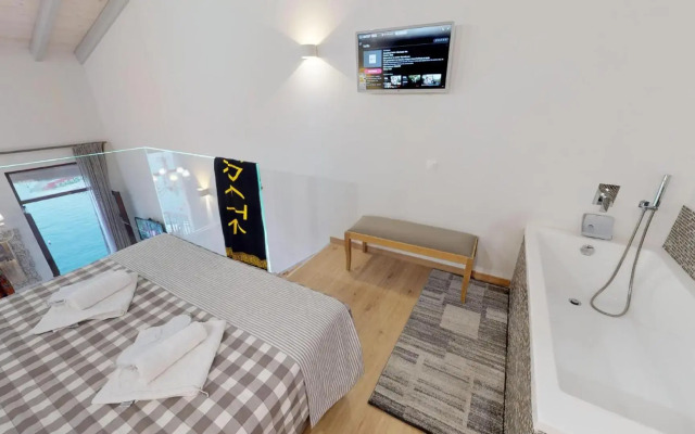 Porto Enetiko Suites