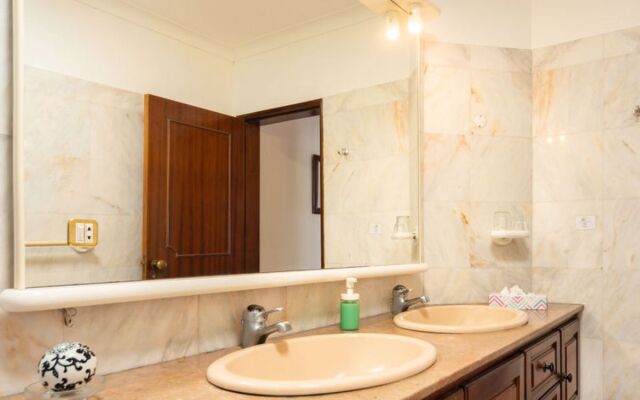 Oliveiras House (CLE150)