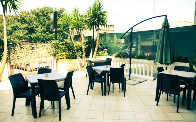 Hotel Sogni D'Oro Airport