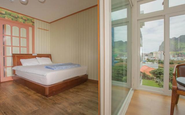 Seongsan Sunrise Pension