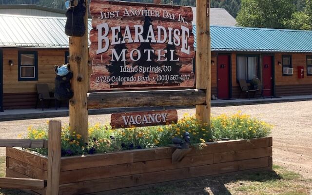 Bearadise Motel