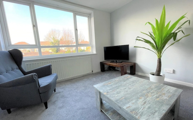 Bright & Airy 3BR Home with Parking