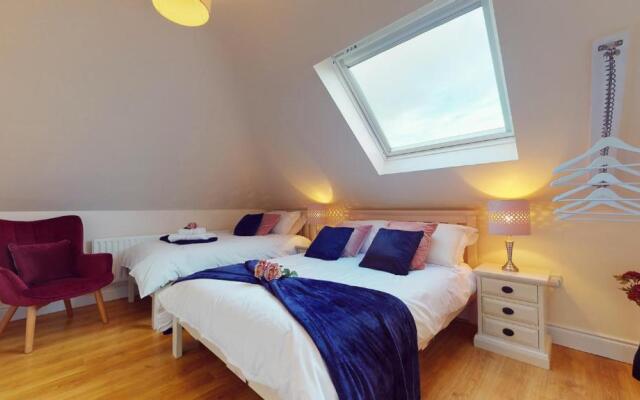 Ross Beach Family Farmhouse B&B