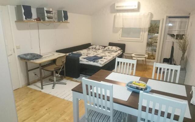 Arctic River Apartment