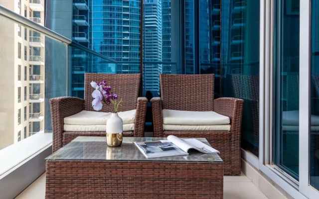 Elegant 2BR With Magnificent Marina Views!
