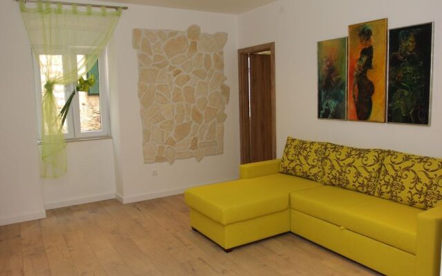 Apartment House Vitaic