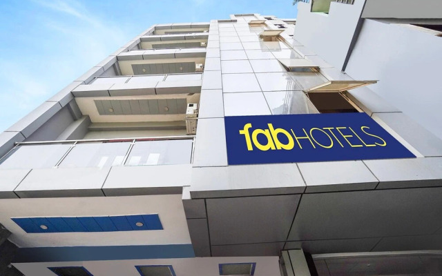 OYO Townhouse 1077 Hotel travel time
