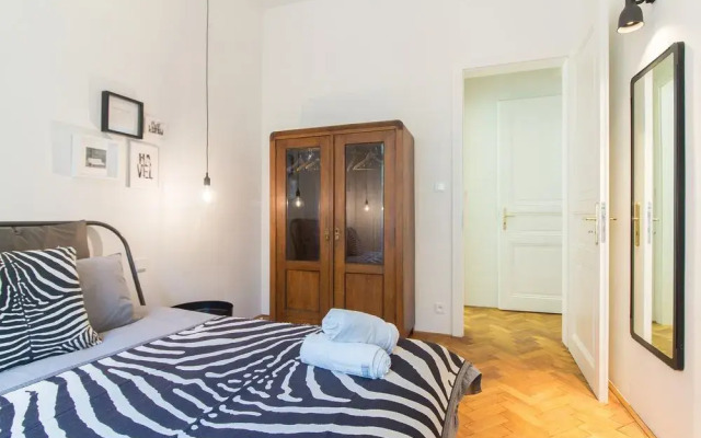 Stylish Modern Apartment in Malastrana