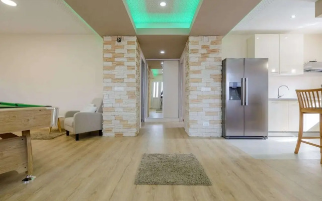 Villa Pave - Six-bedroom Villa With Terrace and Swimming Pool