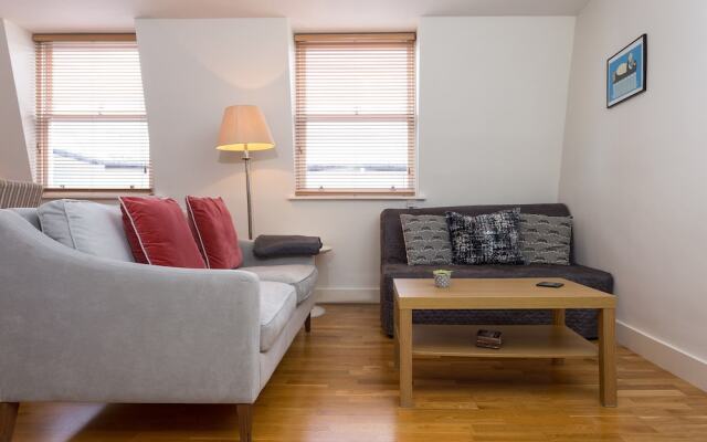 1 Bedroom Apartment in Maida Vale With Terrace