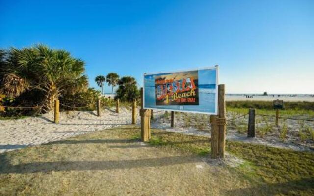 Crystal Sands by Beachside Management