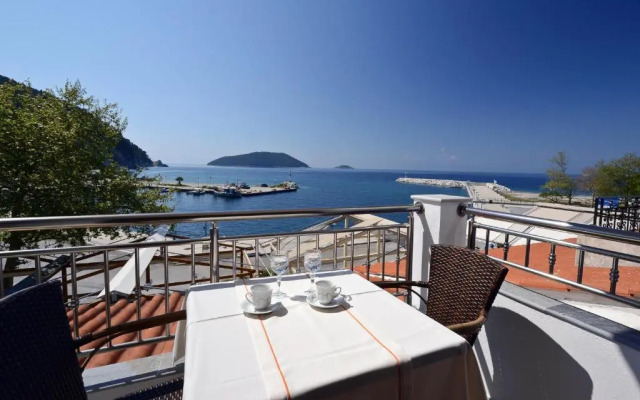 Oasis Deluxe Apartments