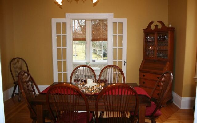 Sackville Bed & Breakfast