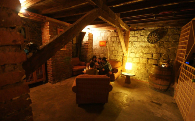 Happy House Hostel