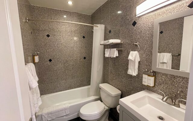 Quintessence ApartHotel