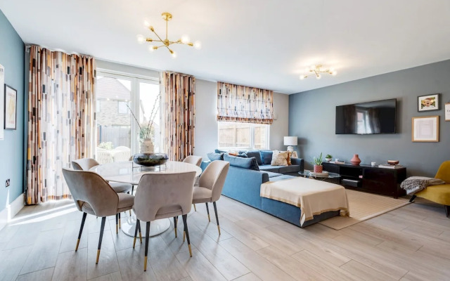 Stylish 4-br House - Free Parking Nice Garden