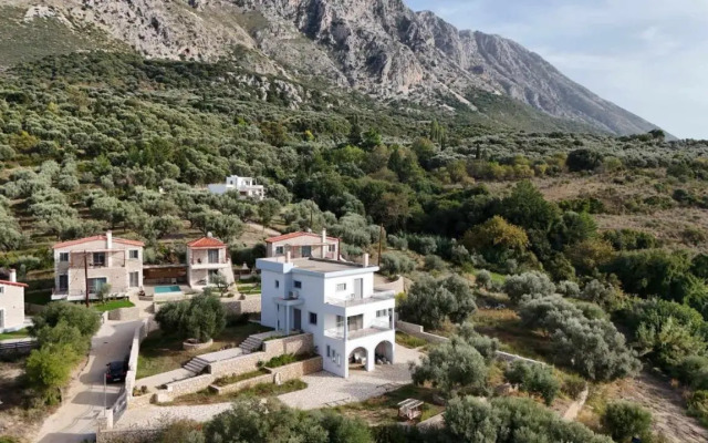 Villa Palairos
