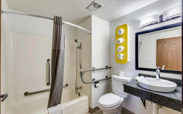 Motel 6 Albert Lea, MN