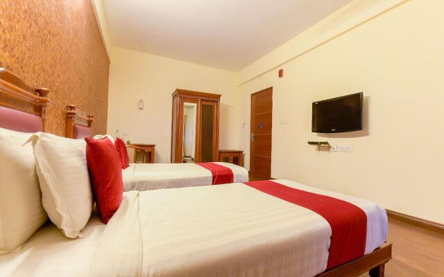 OYO 4802 Cochin City residency