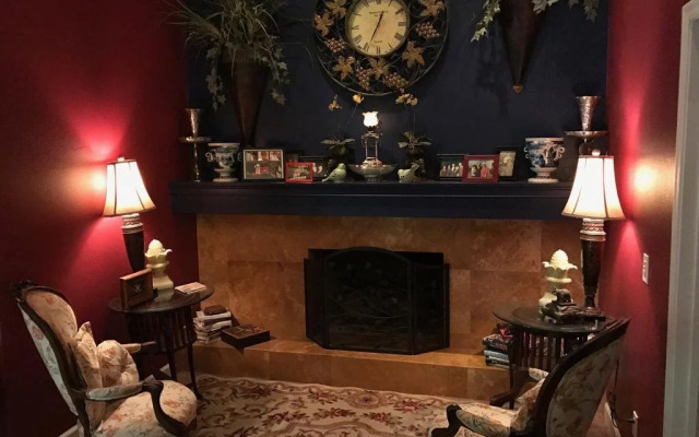 Don's Elegante Bed & Breakfast