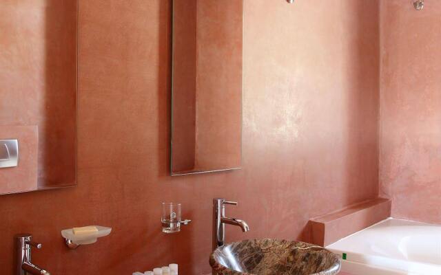Seleni Suites