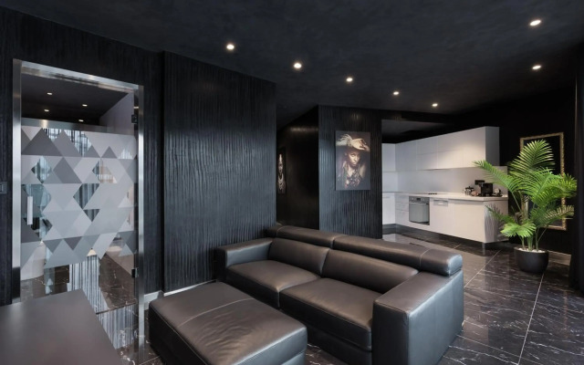 H Hotel