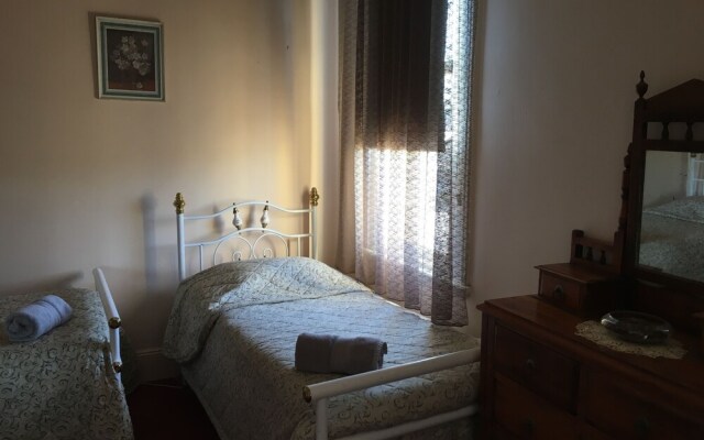 Mickey Bourke's Koroit Hotel