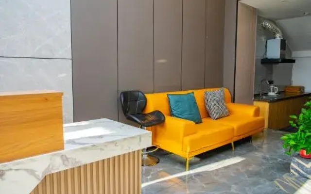 Rujia Huayi Selected Hotel (Tahewan Branch, Dalian University City)