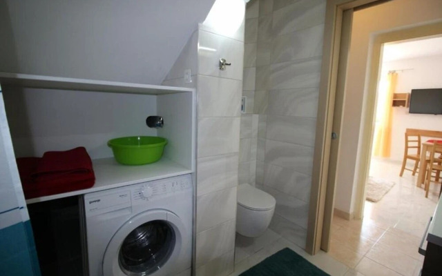 Dragi - Great Location & Comfortable - A2