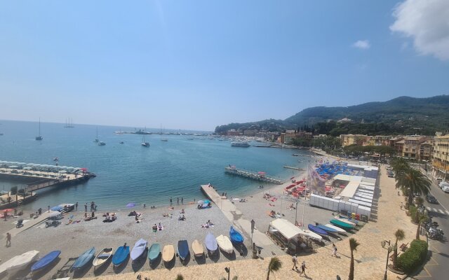 Un Tuffo nel Mare by PortofinoVacanze