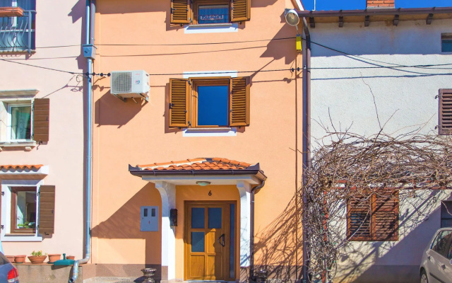 Rustically furnished holiday home with its own tavern, only 5 km from Porec - Villas_and_Bungalows in Porec - Photo 2